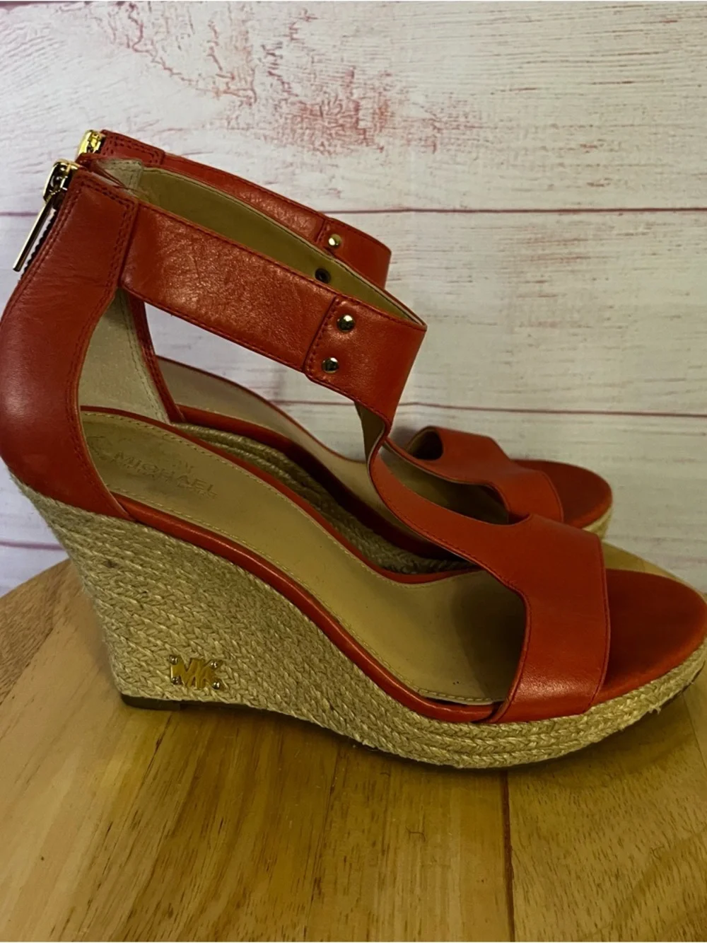 Michael Kors Salmon Color T Strap Open‎ Toe Wedge Sandal Size 8